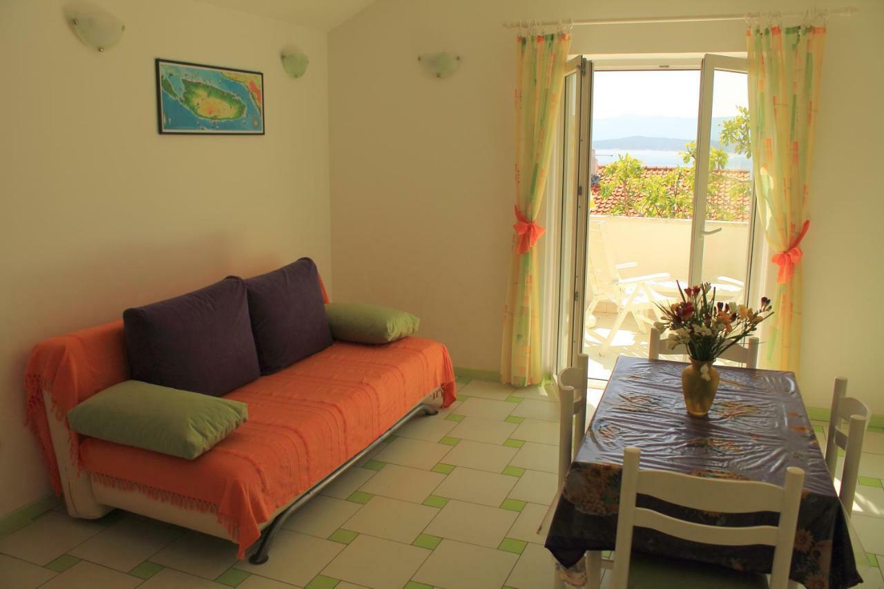 Apartments Nejasmic - Little House For Peaceful And Domestic Vacation Bol Dış mekan fotoğraf